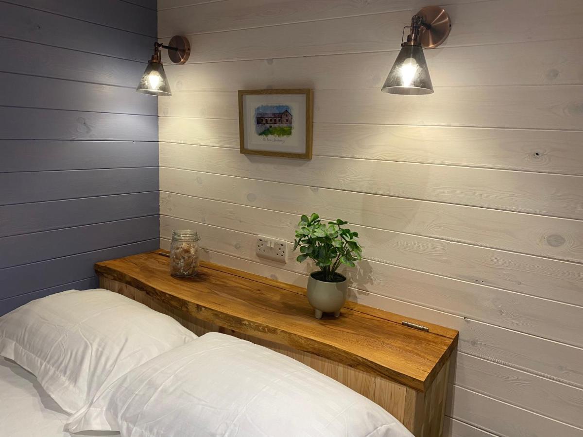 Oakies Farm Stays Llandovery Extérieur photo
