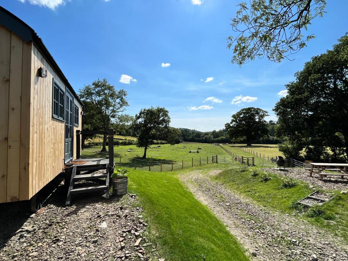 Oakies Farm Stays Llandovery Extérieur photo